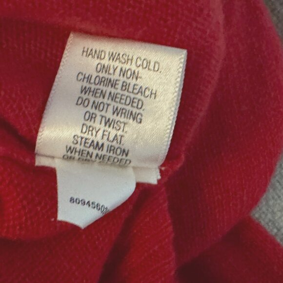 100% Cashmere Button-Down Cardigan Sweater, Red, Juniors XL, Circa 1990s - Picture 15 of 15